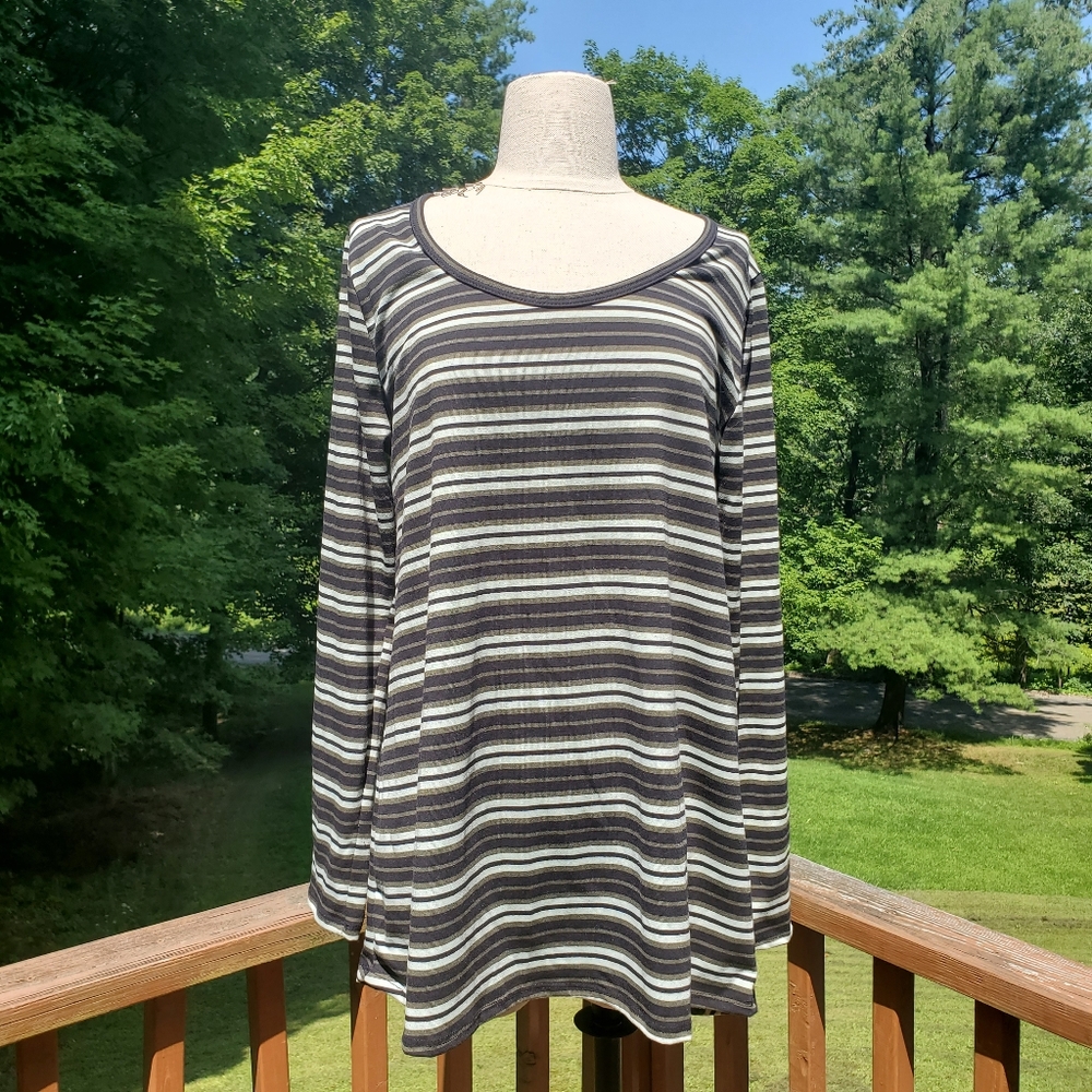 Women's large lularoe shirt
